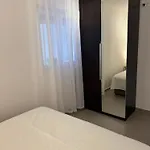 Apartament Bonbon 1 *