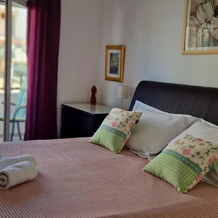 Apartment Bonbon 1