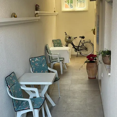 Apartment Bonbon 1 *