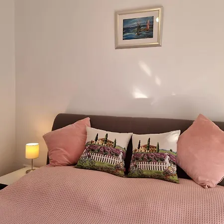 Apartment Bonbon 1 *