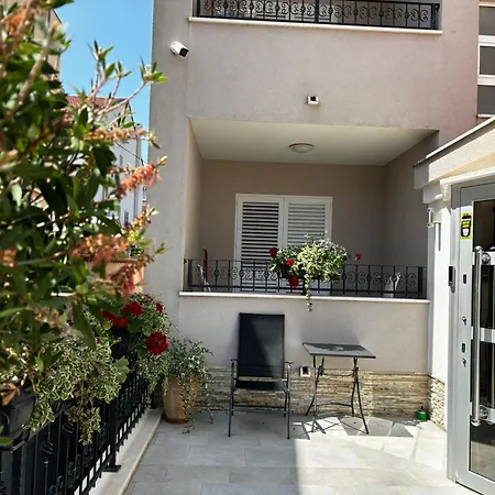 Apartment Bonbon 1