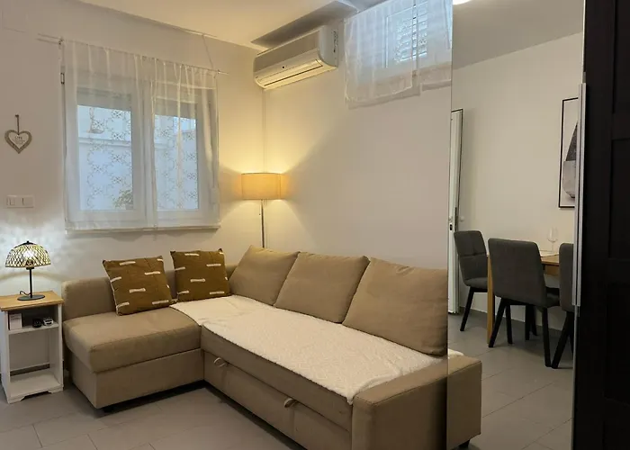 Bonbon 1 * بيوغْغاد نا موغو